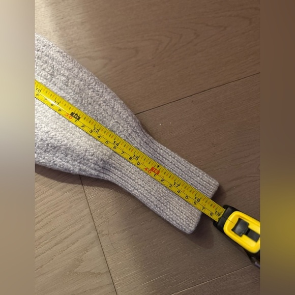 ARITZIA WILFRED 100% merino wool cropped grey puff sleeve ribbed pullover (M) - Picture 8 of 9